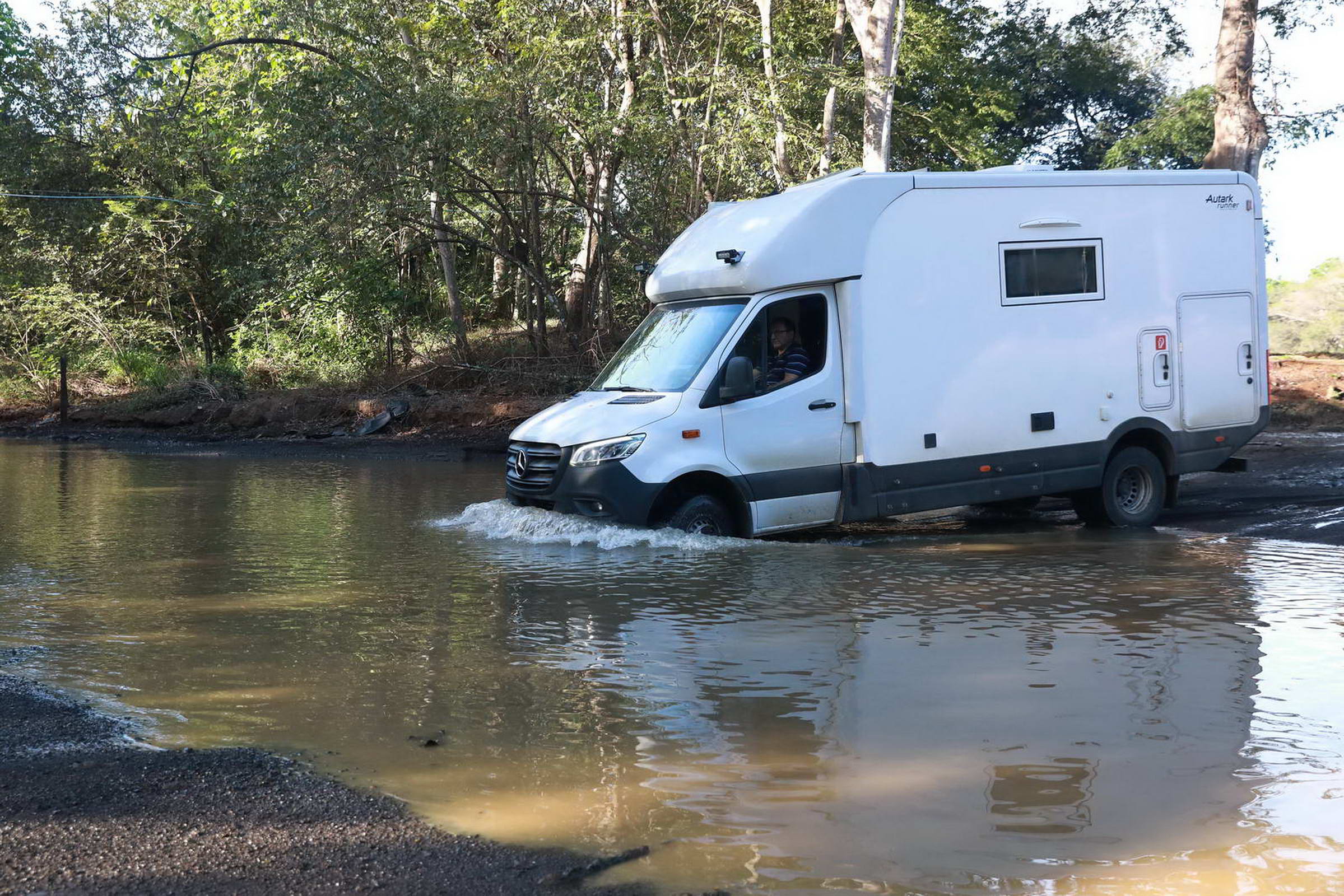 Wohnmobil Fluss Furten